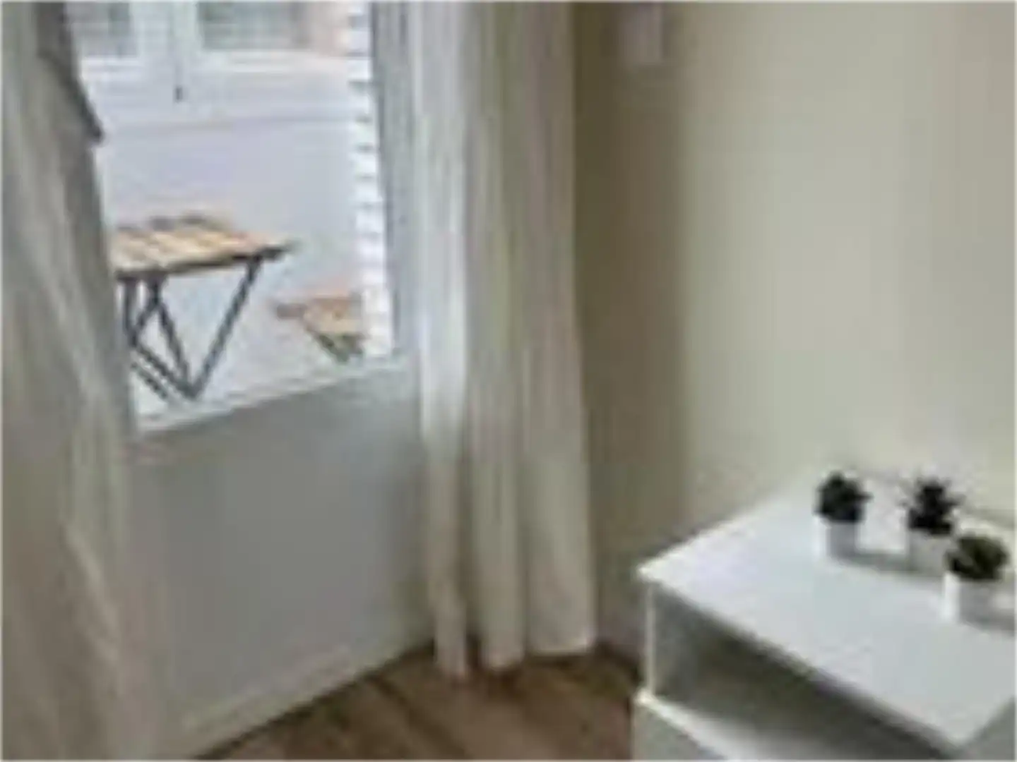 Bedroom of Flat for share in Valladolid  with Heating, Parquet flooring and Furnished