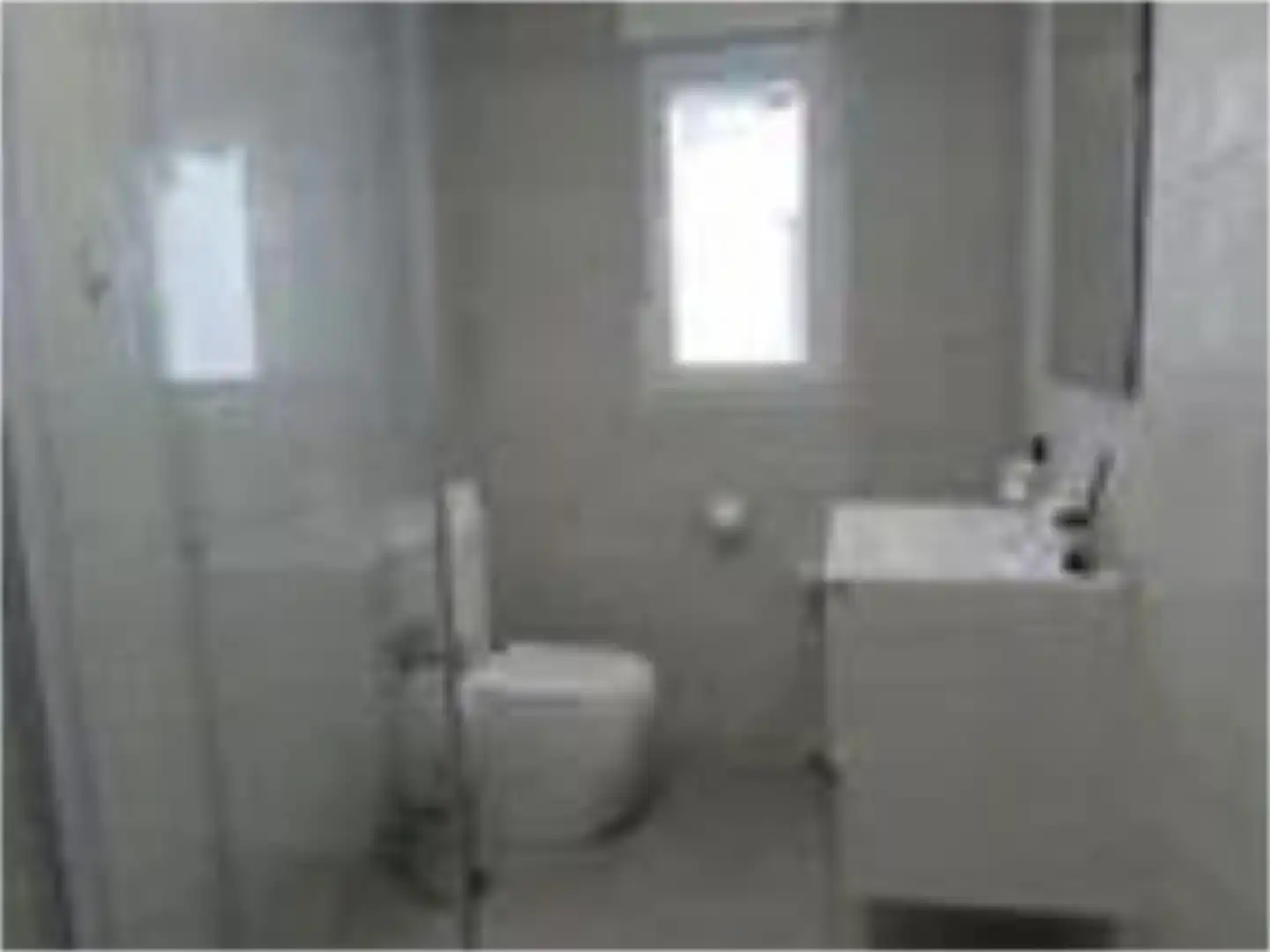 Bathroom of Flat for share in Valladolid  with Heating, Parquet flooring and Furnished