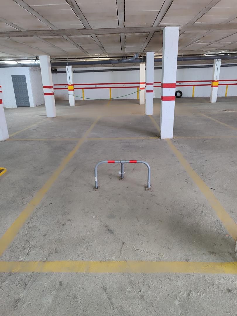 Parking of Garage to rent in Almonte
