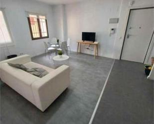 Living room of Flat for sale in  Madrid Capital