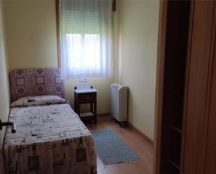 Bedroom of Flat to rent in Pontevedra Capital   with Heating, Parquet flooring and Furnished