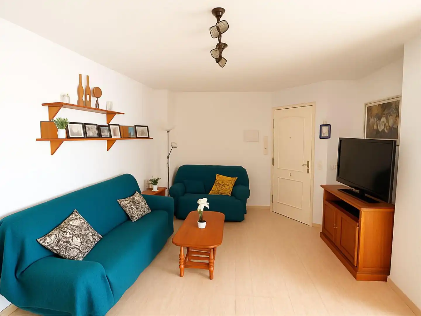 Wohnung zur Miete in Urbanizacion Ibicencos Pl R, 7, Playa de las Gaviotas - El Pedrucho Wohnung zur Miete in Urbanizacion Ibicencos Pl R, 7, Playa de las Gaviotas - El Pedrucho