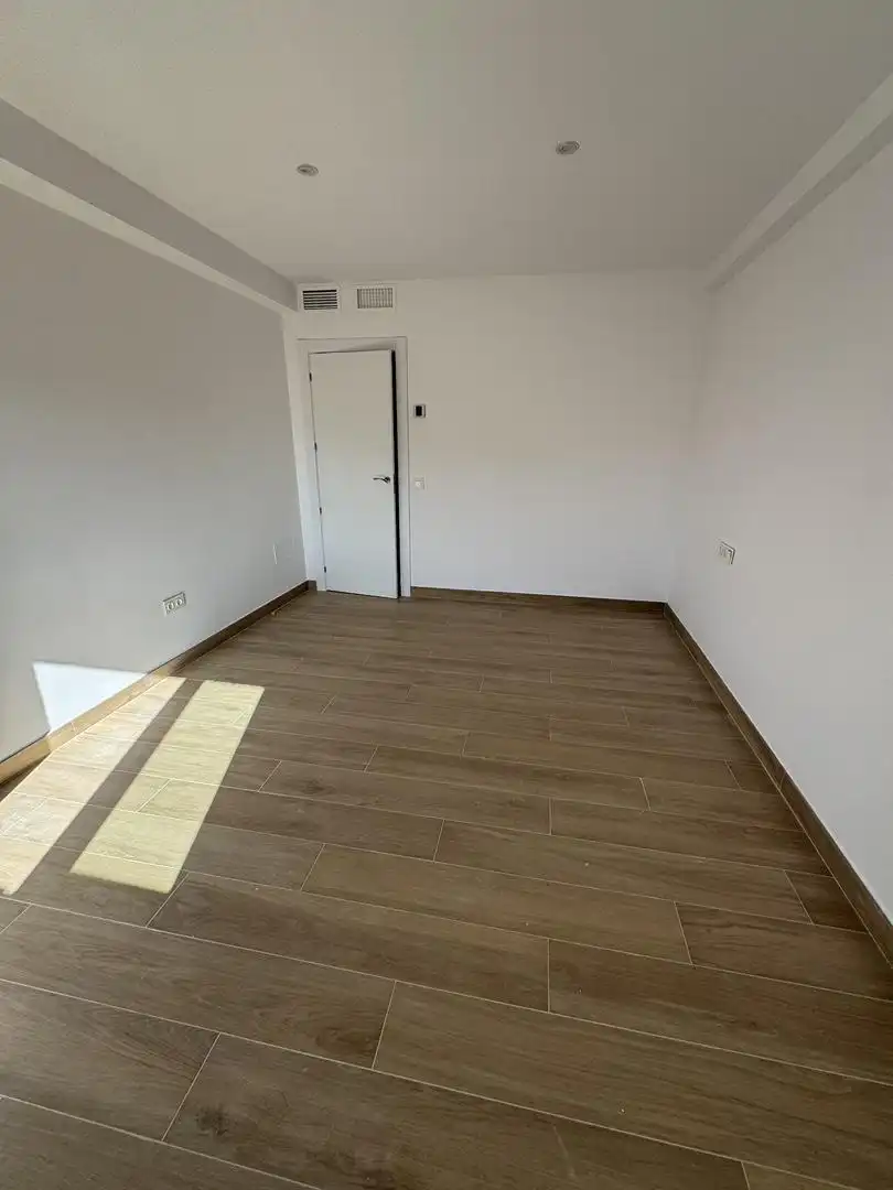 Piso en venta en Calle Arapiles, 22, Centro Habitación de Piso en venta en Almería con Aire acondicionado, Calefacción y Horno