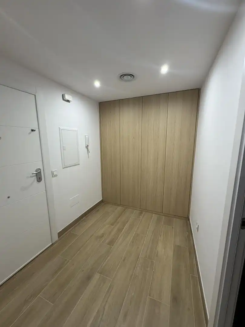 Piso en venta en Calle Arapiles, 22, Centro Habitación de Piso en venta en Almería con Aire acondicionado, Calefacción y Horno