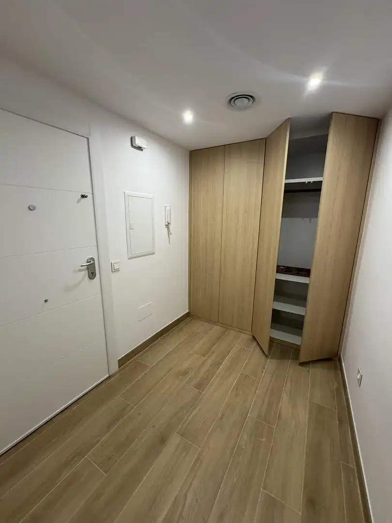 Piso en venta en Calle Arapiles, 22, Centro Piso en venta en Almería con Aire acondicionado, Calefacción y Horno