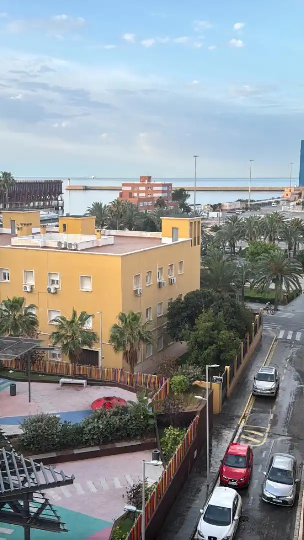 Piso en venta en Calle Arapiles, 22, Centro Vista exterior de Piso en venta en Almería con Aire acondicionado, Calefacción y Horno
