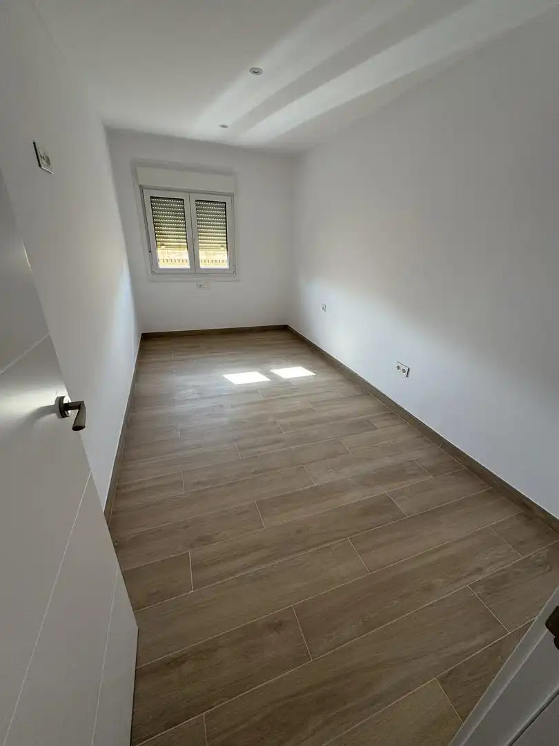 Piso en venta en Calle Arapiles, 22, Centro Habitación de Piso en venta en Almería con Aire acondicionado, Calefacción y Horno