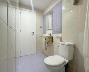 Bany de Apartament en venda en  Madrid Capital