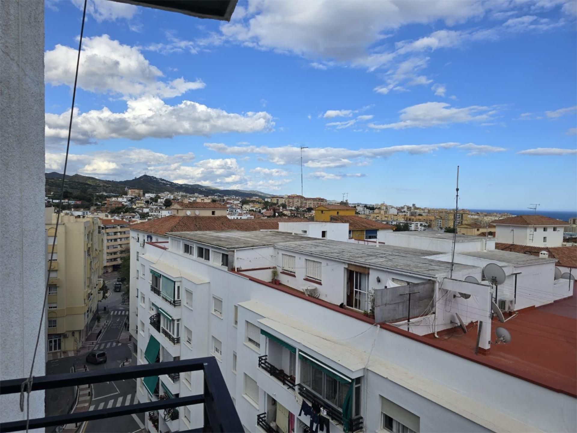 Vista exterior de Pis en venda en Marbella amb Aire condicionat, Terrassa i Balcó