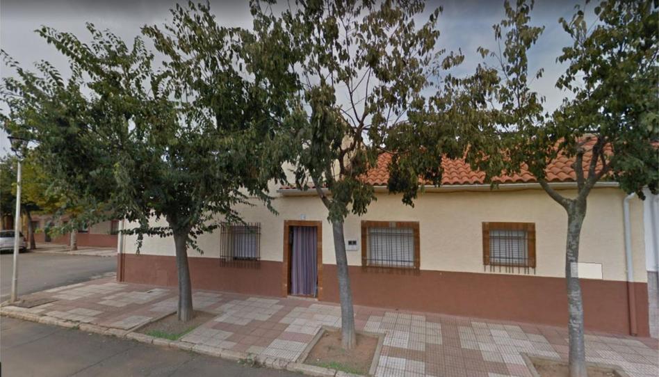 Foto 1 de Casa adosada en venda a Ronda del Sol, 9, Valdesalor - Rincón de Ballesteros, Cáceres