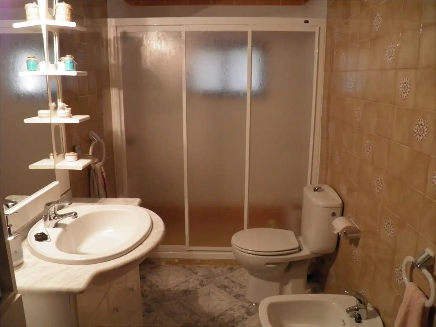 Detached homes for sale in Ronda del Sol, 9, Valdesalor - Rincón de Ballesteros Bathroom of Detached homes for sale in Cáceres with Private garden, Terrace and Storage room