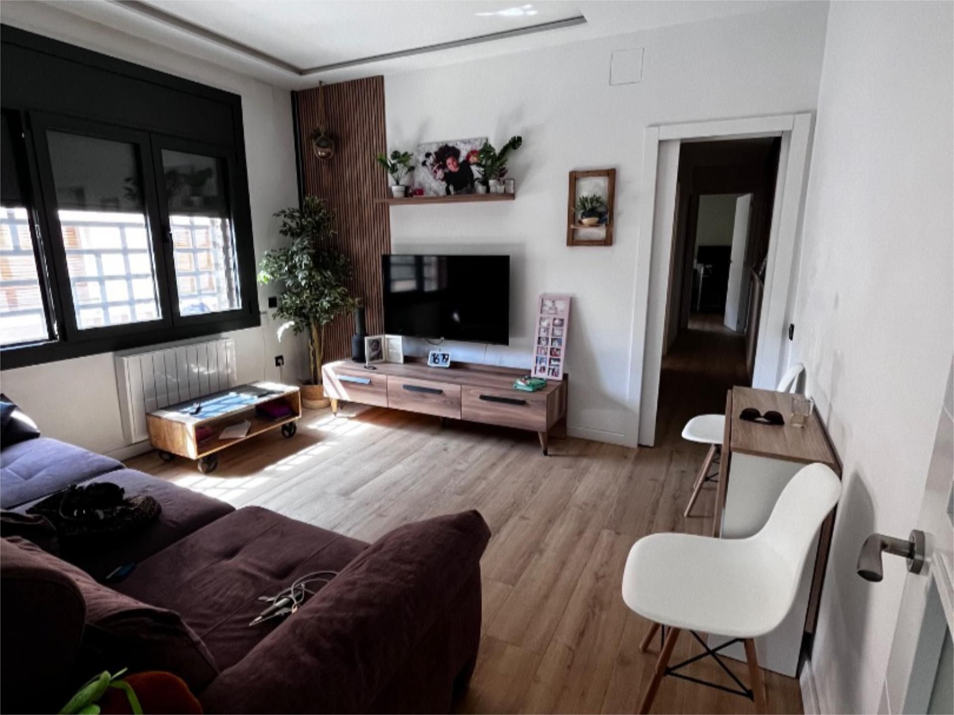 Sala de estar de Planta baja en venta en Rubí con Aire acondicionado y Terraza