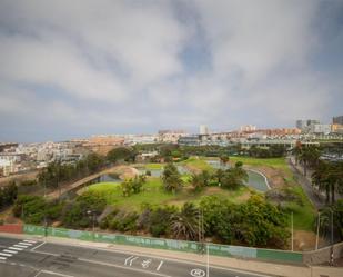 Vista exterior de Pis en venda en Las Palmas de Gran Canaria amb Parquet, Traster i Piscina