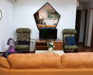 Living room of Flat to rent in  Granada Capital  with Air Conditioner, Heating and Private garden
