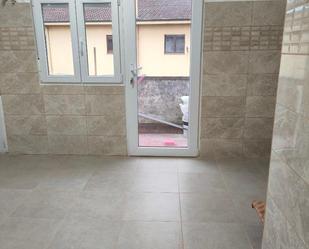 Bathroom of Flat for sale in Parres