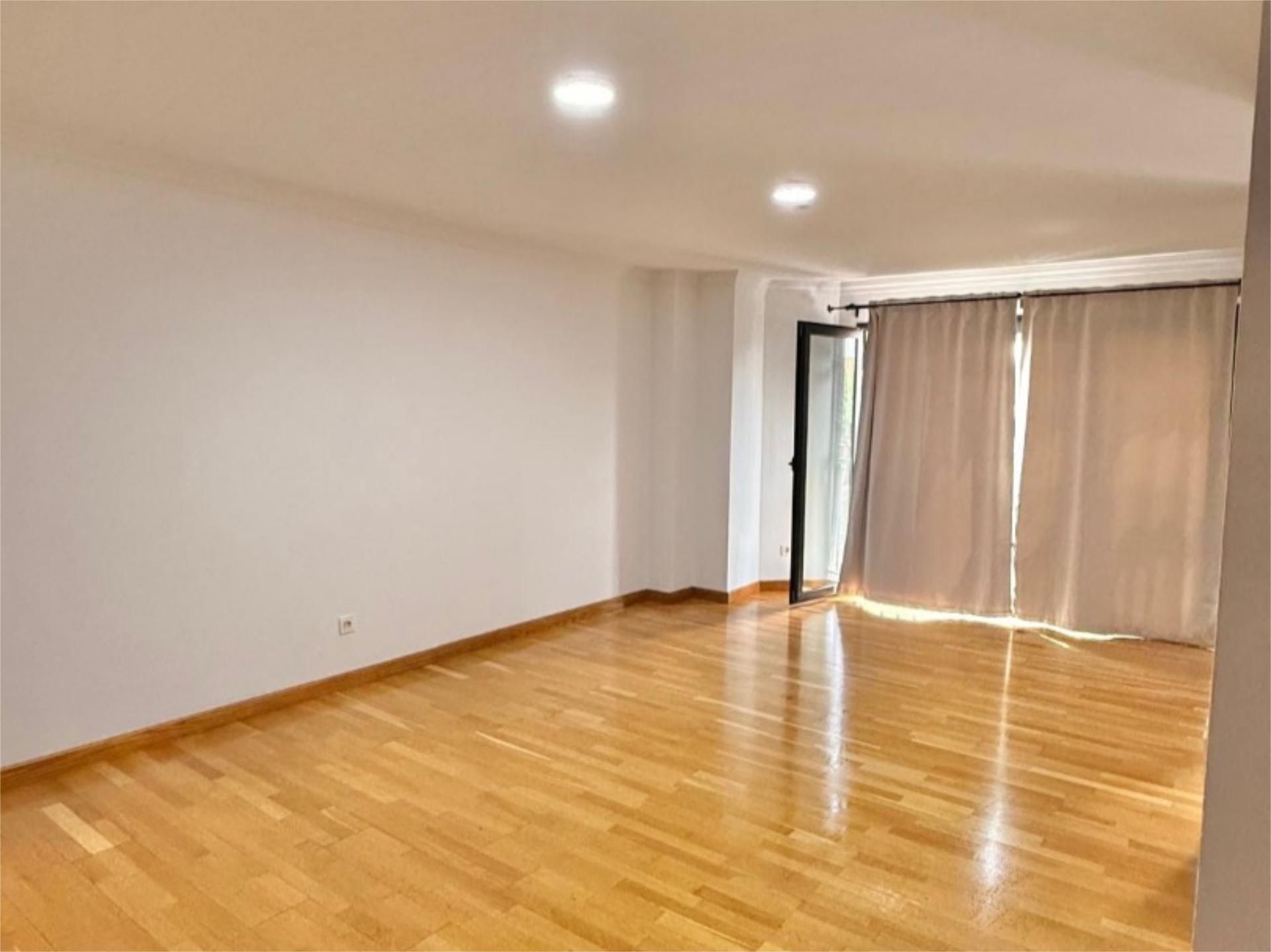 Bedroom of Flat to rent in Las Palmas de Gran Canaria  with Parquet flooring, Community parking and Video intercom