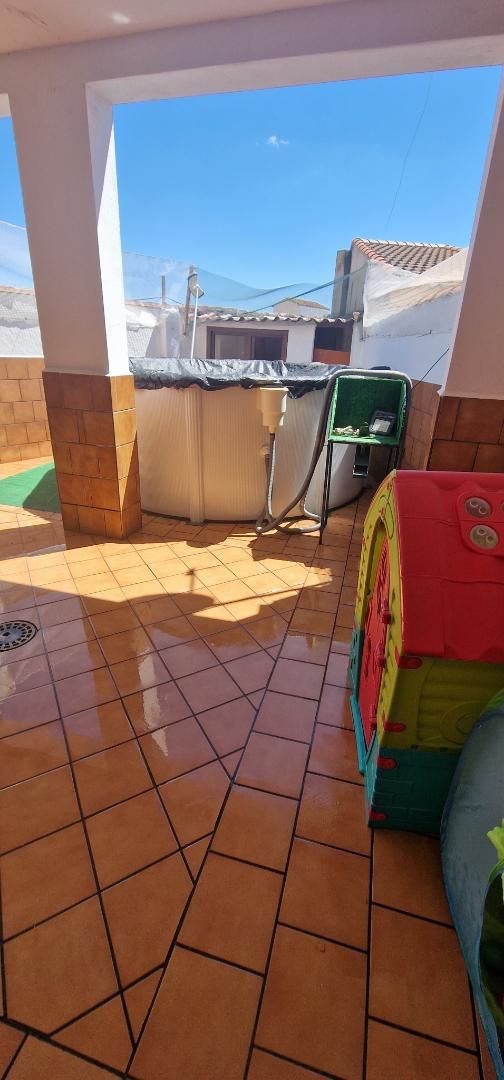 Jardí de Casa adosada en venda en Entrín Bajo amb Calefacció, Terrassa i Traster