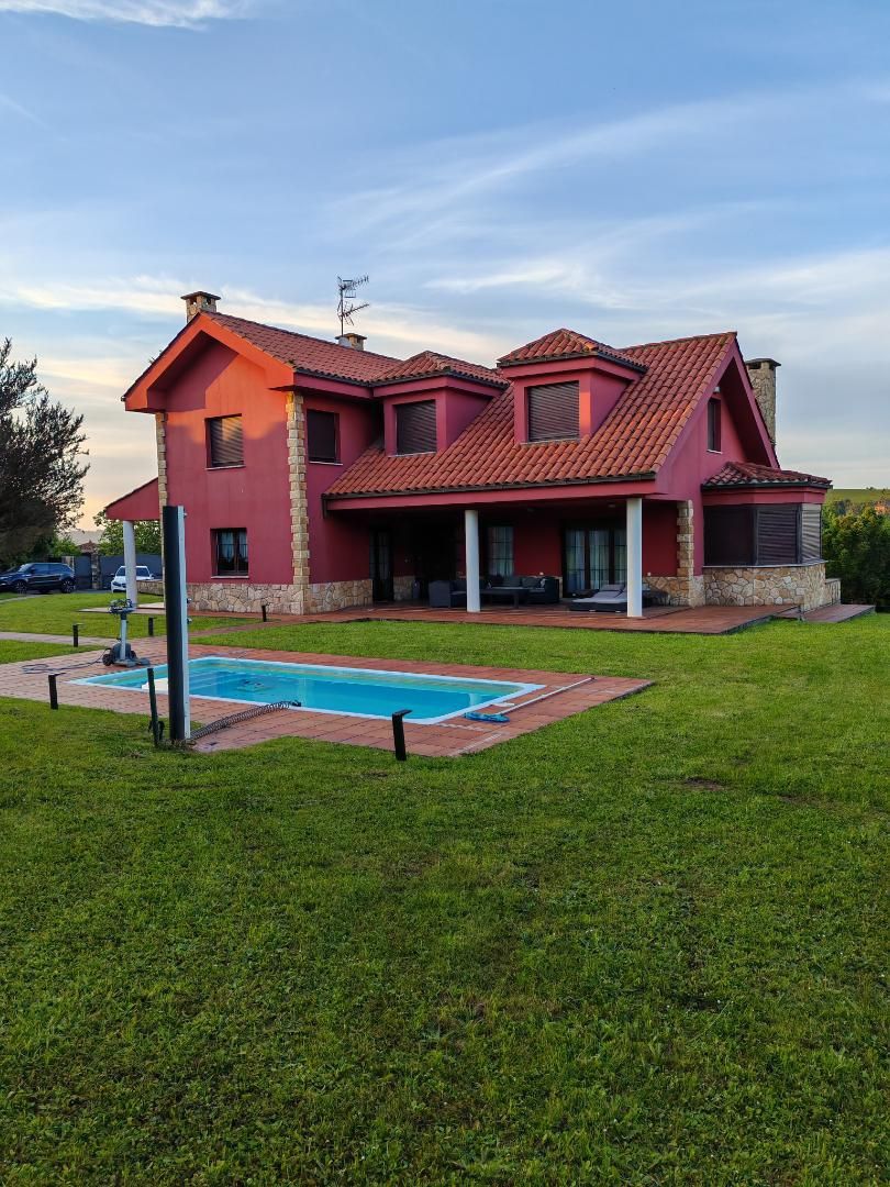Swimming pool of House or chalet for sale in Gijón   with Heating, Private garden and Parquet flooring