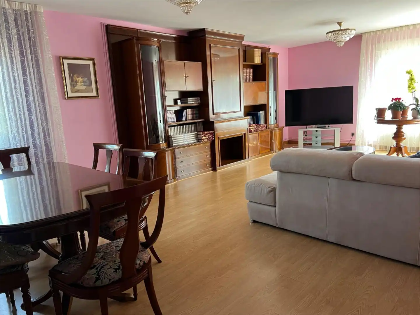 Living room of Flat for sale in Renedo de Esgueva  with Heating, Private garden and Parquet flooring