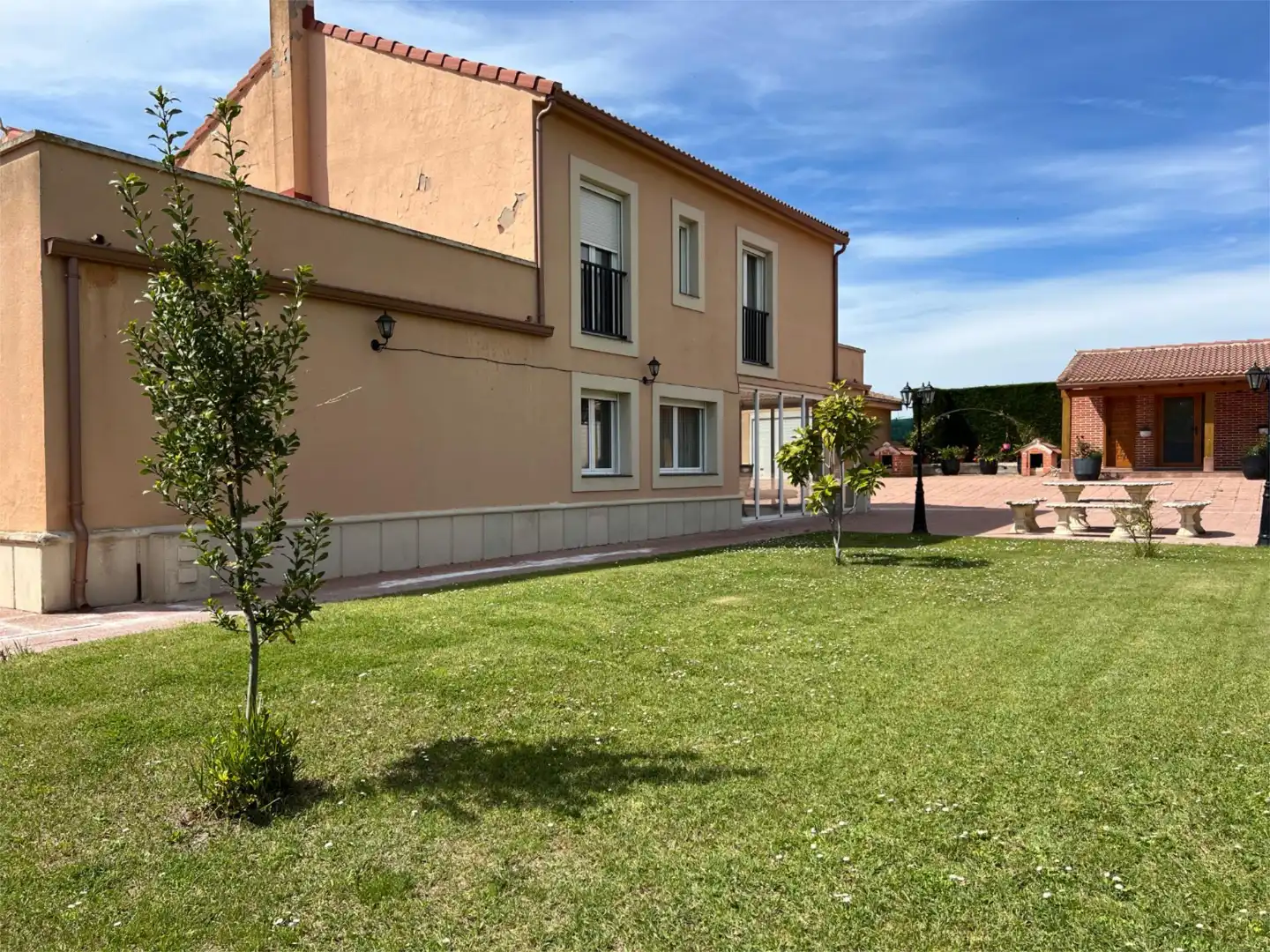 Exterior view of Flat for sale in Renedo de Esgueva  with Heating, Private garden and Parquet flooring
