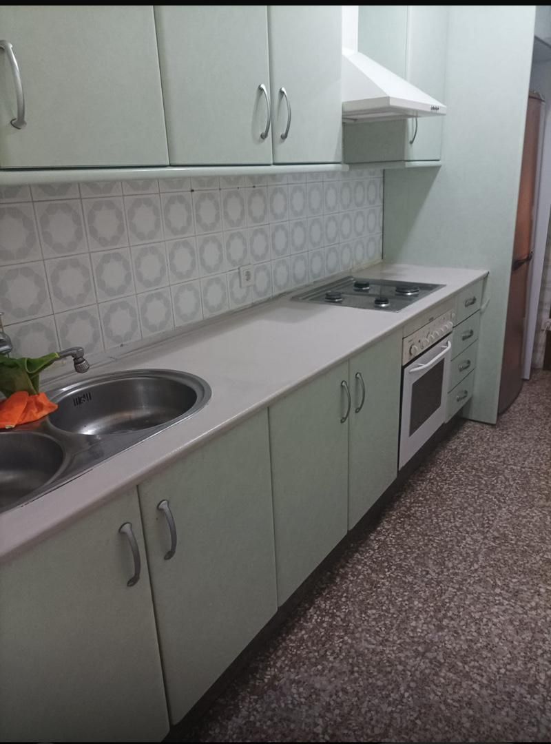 Cuina de Pis de lloguer en  Córdoba Capital amb Aire condicionat, Terrassa i Forn