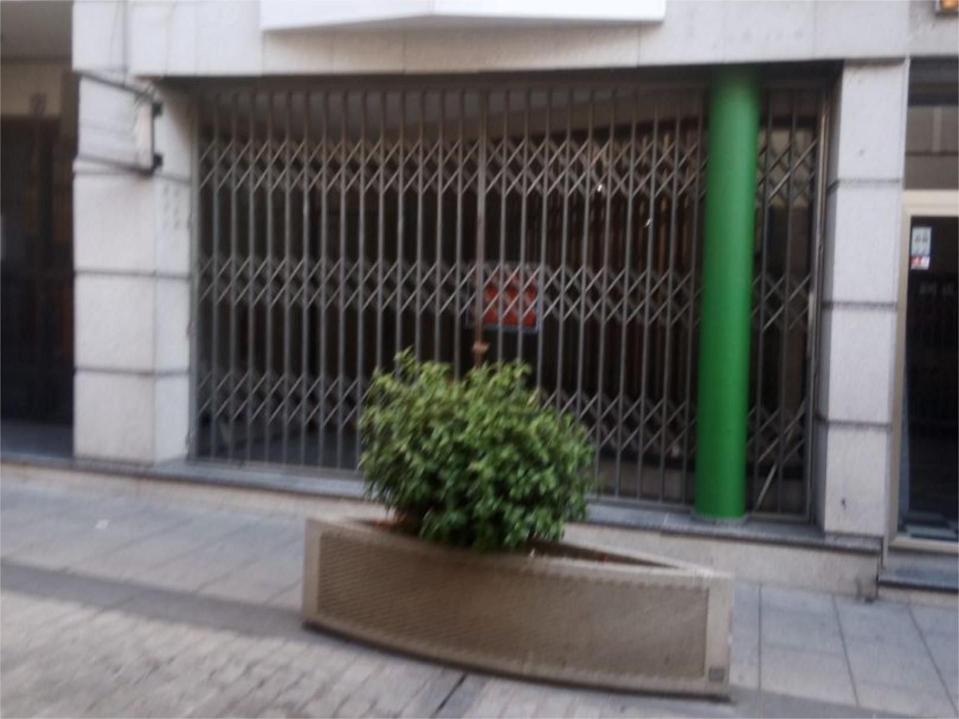 Vista exterior de Local de lloguer en Miajadas amb Parquet