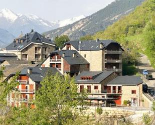 Vista exterior de Pis en venda en Rialp amb Terrassa i Balcó
