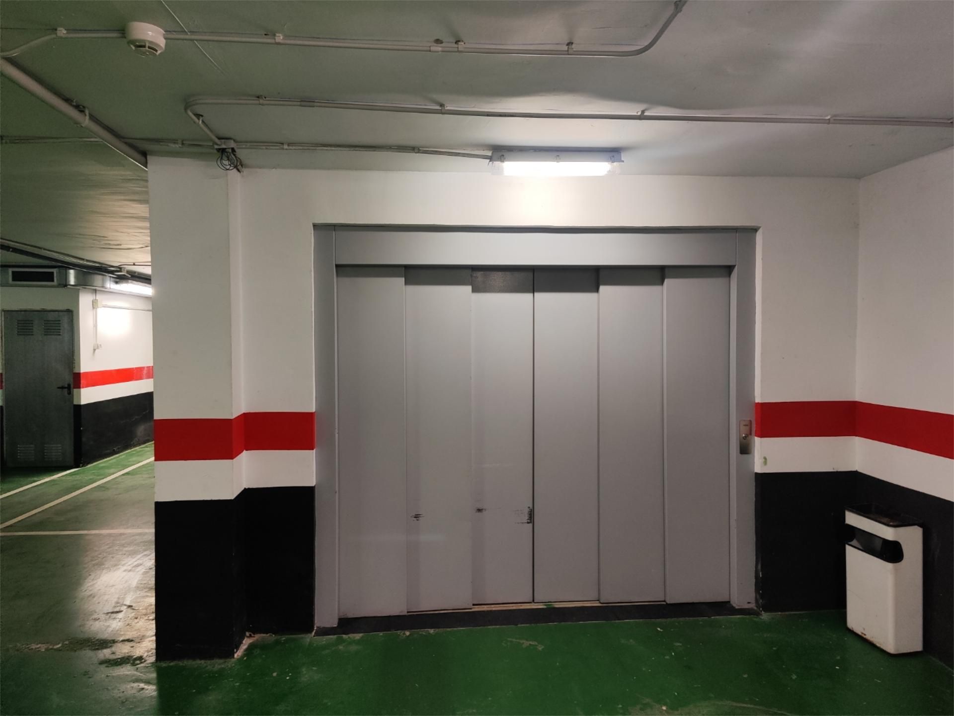 Garage to rent in  Zaragoza Capital