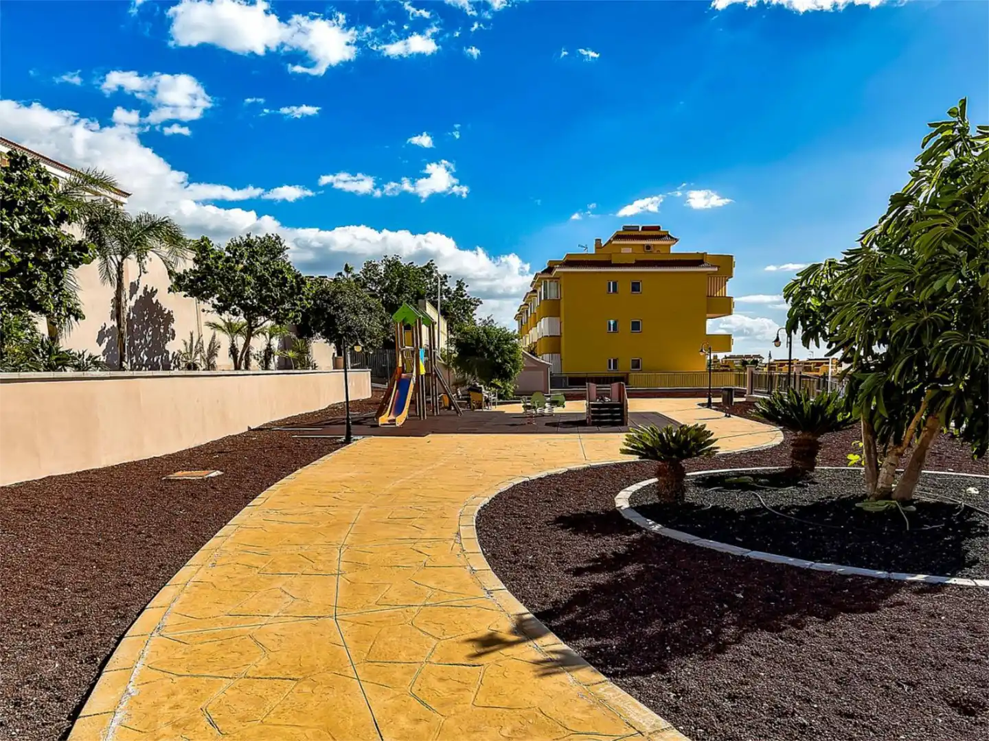 Terrassa de Casa adosada en venda en Santiago del Teide amb Aire condicionat, Terrassa i Piscina