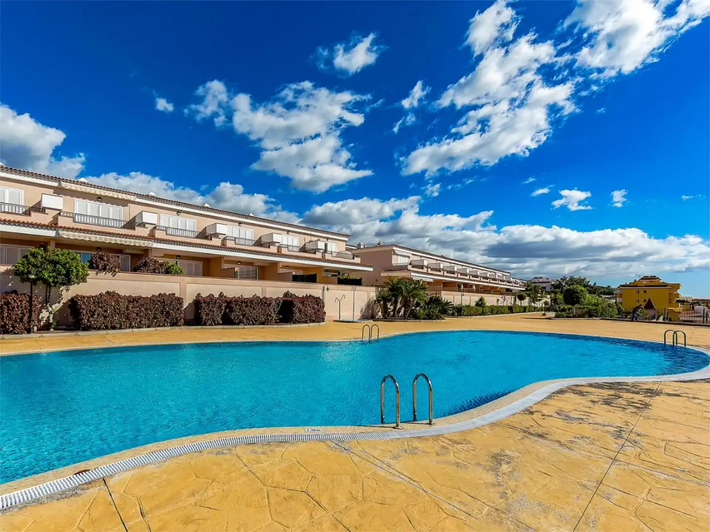 Piscina de Casa adosada en venda en Santiago del Teide amb Aire condicionat, Terrassa i Piscina
