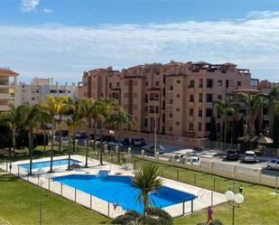 Vista exterior de Pis en venda en Benalmádena amb Calefacció, Jardí privat i Terrassa