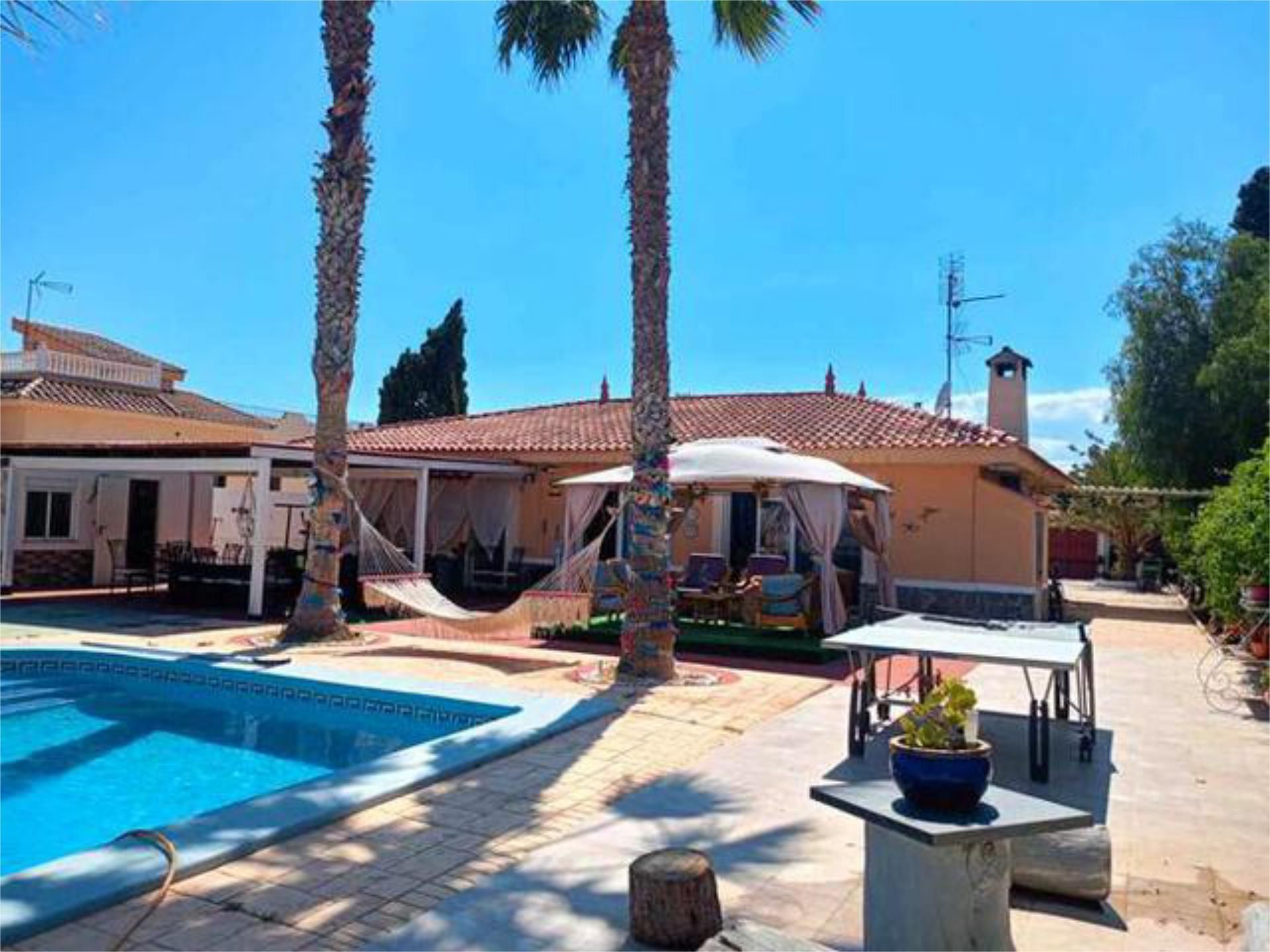 Exterior view of Single-family semi-detached for sale in Mutxamel  with Terrace and Swimming Pool