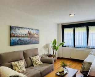 Sala d'estar de Apartament de lloguer en Llanes amb Calefacció i Moblat