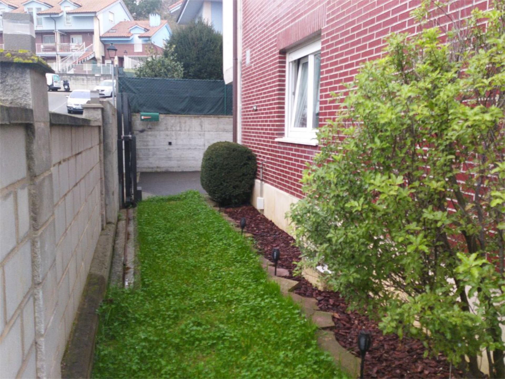 House or chalet for sale in Barrio Rivas, 20, El Astillero Garden of House or chalet for sale in El Astillero    with Heating, Private garden and Storage room
