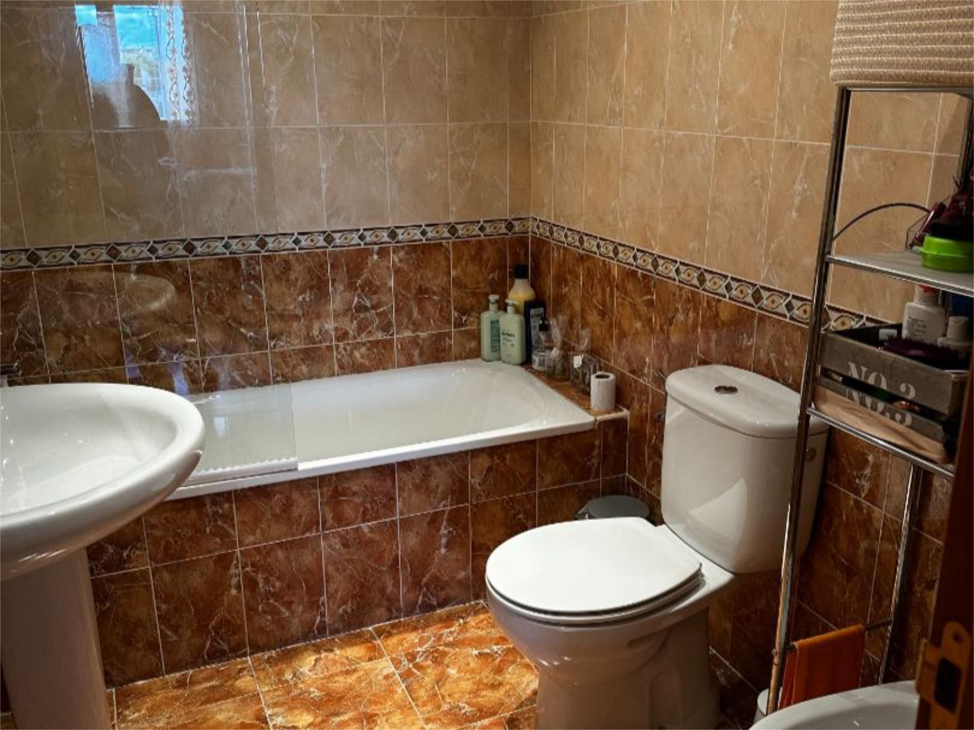 Bathroom of Flat for sale in Arévalo  with Heating, Parquet flooring and Terrace