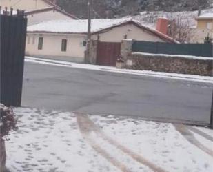Vista exterior de Casa o xalet en venda en Cistierna amb Calefacció i Jardí privat