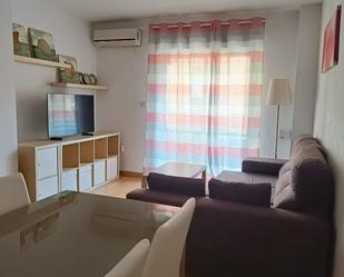 Living room of Flat to rent in  Granada Capital  with Air Conditioner, Furnished and Community parking