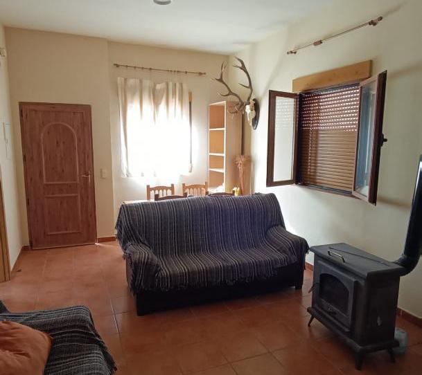 Single-family semi-detached for sale in Calle Coracha, 17, Fresneda de la Sierra, Cuenca - image 1 Photo 1 of Single-family semi-detached for sale in Calle Coracha, 17, Fresneda de la Sierra, Cuenca