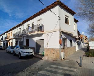 Vista exterior de Pis en venda en Quintanar de la Orden amb Terrassa i Balcó