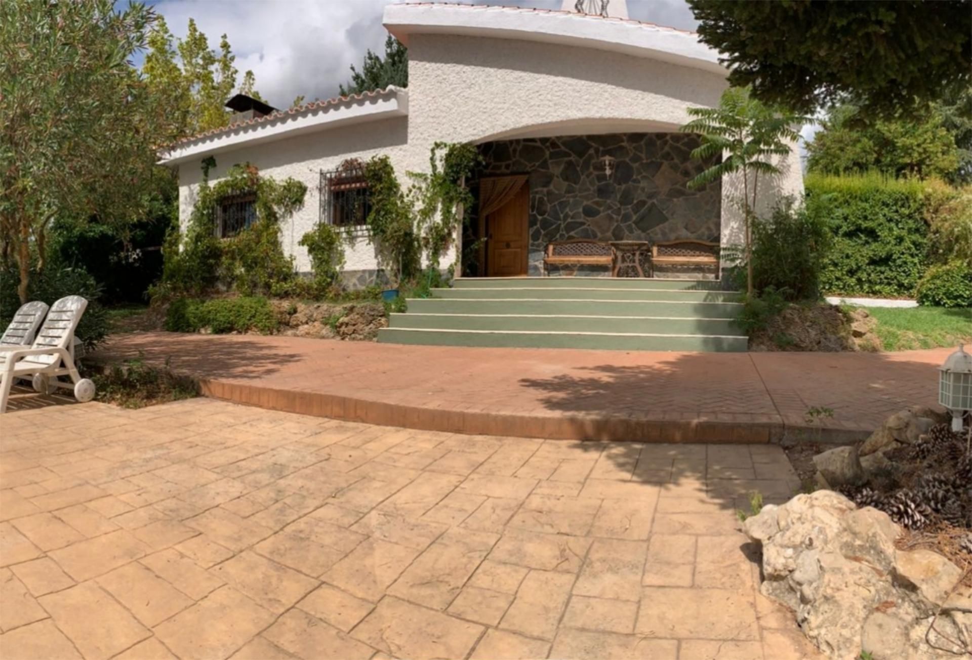 Vista exterior de Casa o xalet en venda en Alcalá la Real amb Calefacció, Jardí privat i Parquet