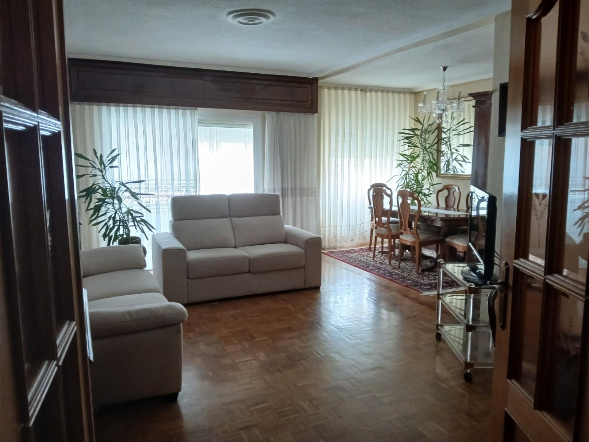 Sala d'estar de Pis en venda en  Madrid Capital amb Calefacció, Terrassa i Forn