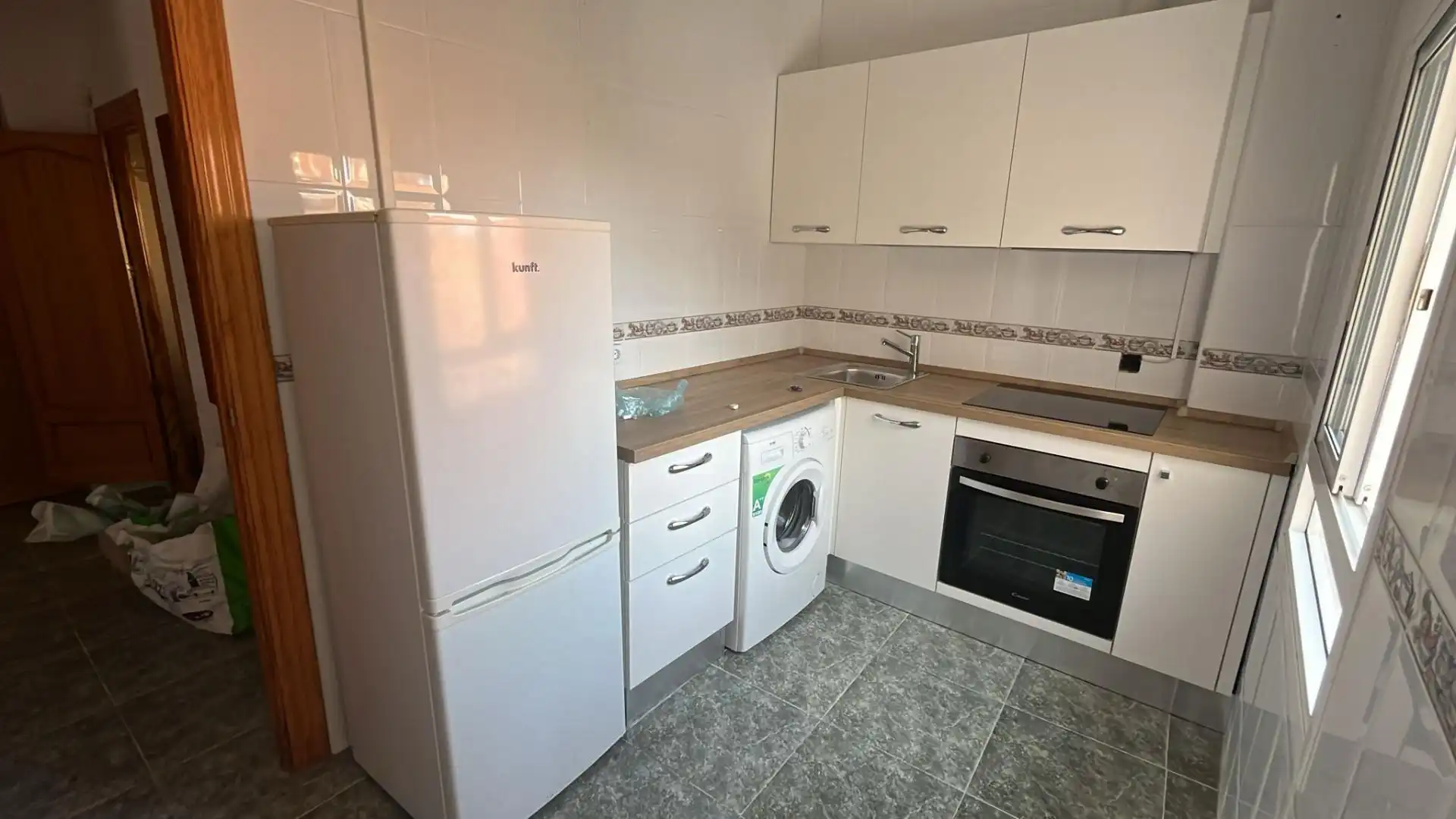 Flat for sale in Calle Doña Leonor de Guzmán, 8, Casco Antiguo Kitchen of Flat for sale in Talavera de la Reina with Air Conditioner, Heating and Terrace