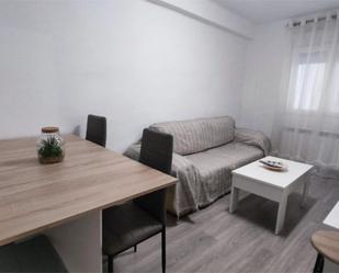 Sala d'estar de Pis de lloguer en Salamanca Capital amb Calefacció, Parquet i Moblat