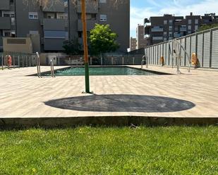 Swimming pool of Flat to share in  Granada Capital  with Air Conditioner, Heating and Private garden