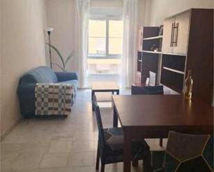 Sala d'estar de Pis de lloguer en  Sevilla Capital amb Calefacció i Moblat