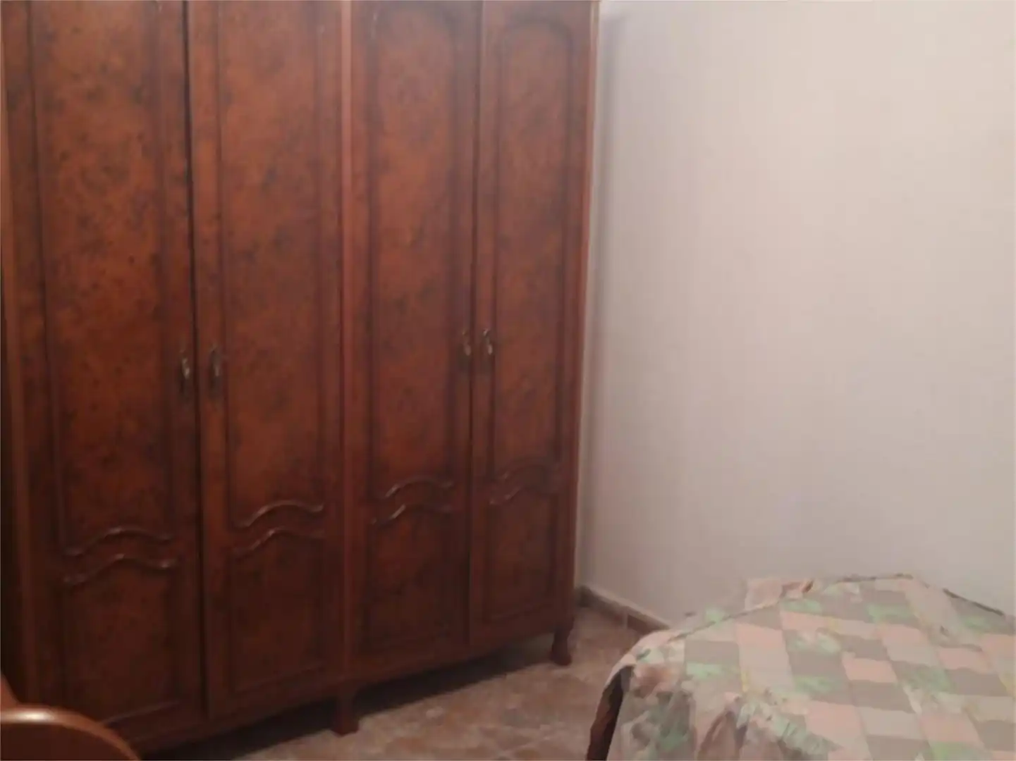 Pis en venda a Calle Santa María del Valle, 3, El Valle - Universidad Dormitori de Pis en venda en Jaén amb Calefacció, Moblat i Balcó