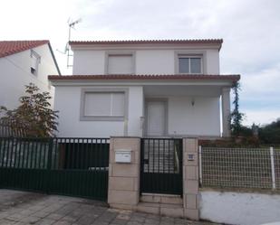 Exterior view of House or chalet for sale in Oleiros