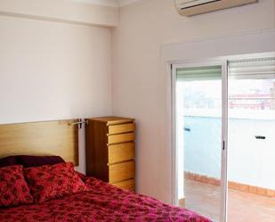 Bedroom of Attic to share in  Madrid Capital  with Air Conditioner, Heating and Terrace
