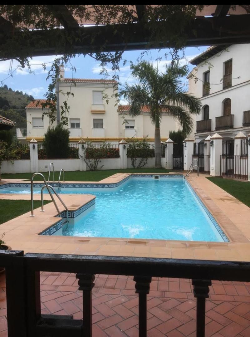 Piscina de Dúplex en venda en Vélez de Benaudalla amb Aire condicionat i Piscina