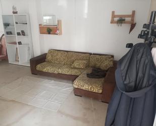 Sala d'estar de Loft de lloguer en  Almería Capital amb Moblat, Forn i Rentadora